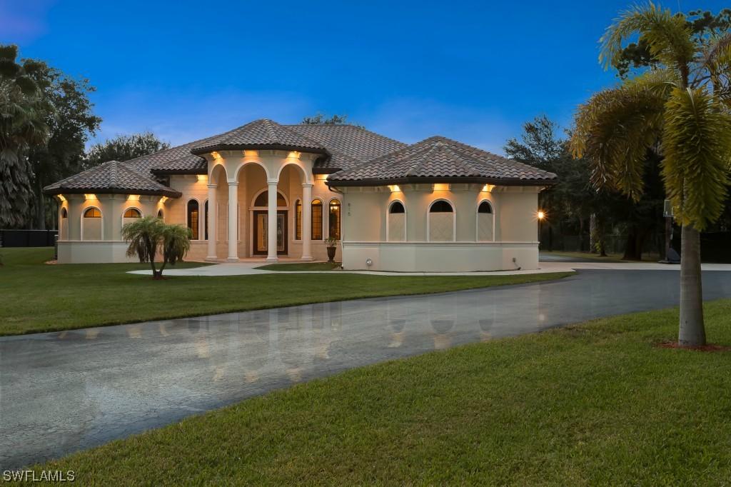 815 11th St., Naples, FL 34120