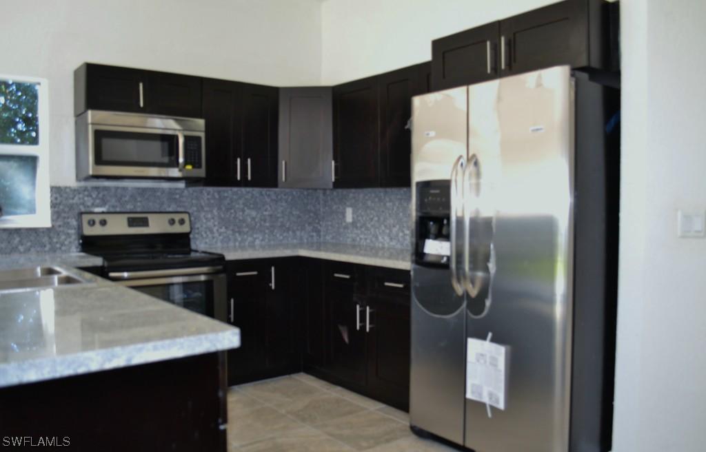 560 4th St., Naples, FL 34117