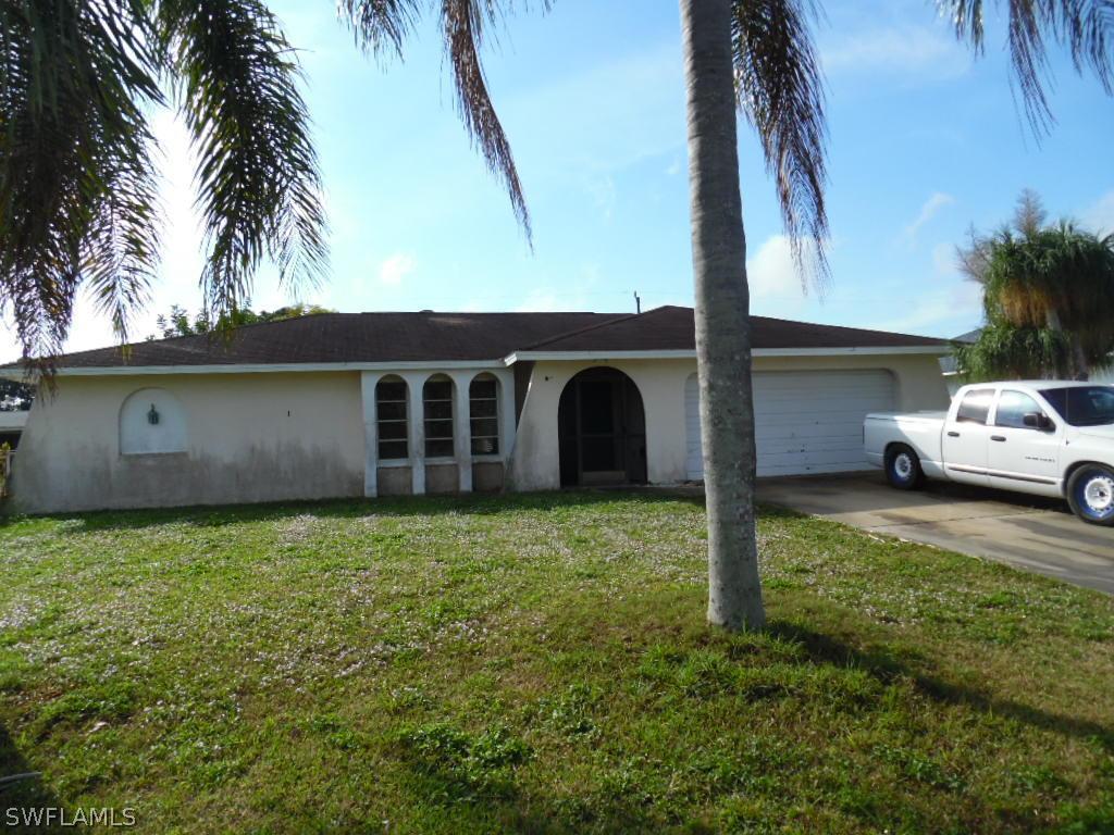 922 SE 26th Ter., Cape Coral, FL 33904