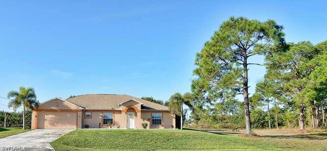 1111 Cedartree Ave., Lehigh Acres, FL 33971