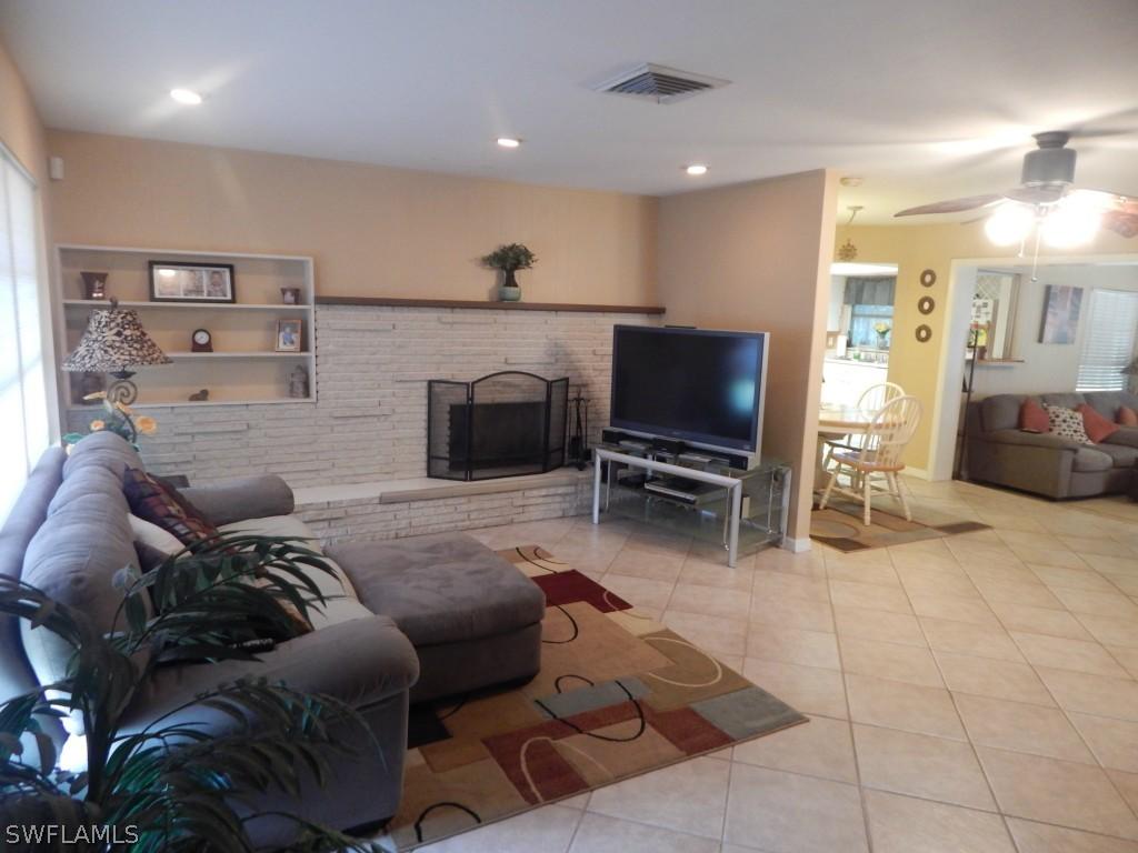 569 Val Mar Dr., Fort Myers, FL 33919