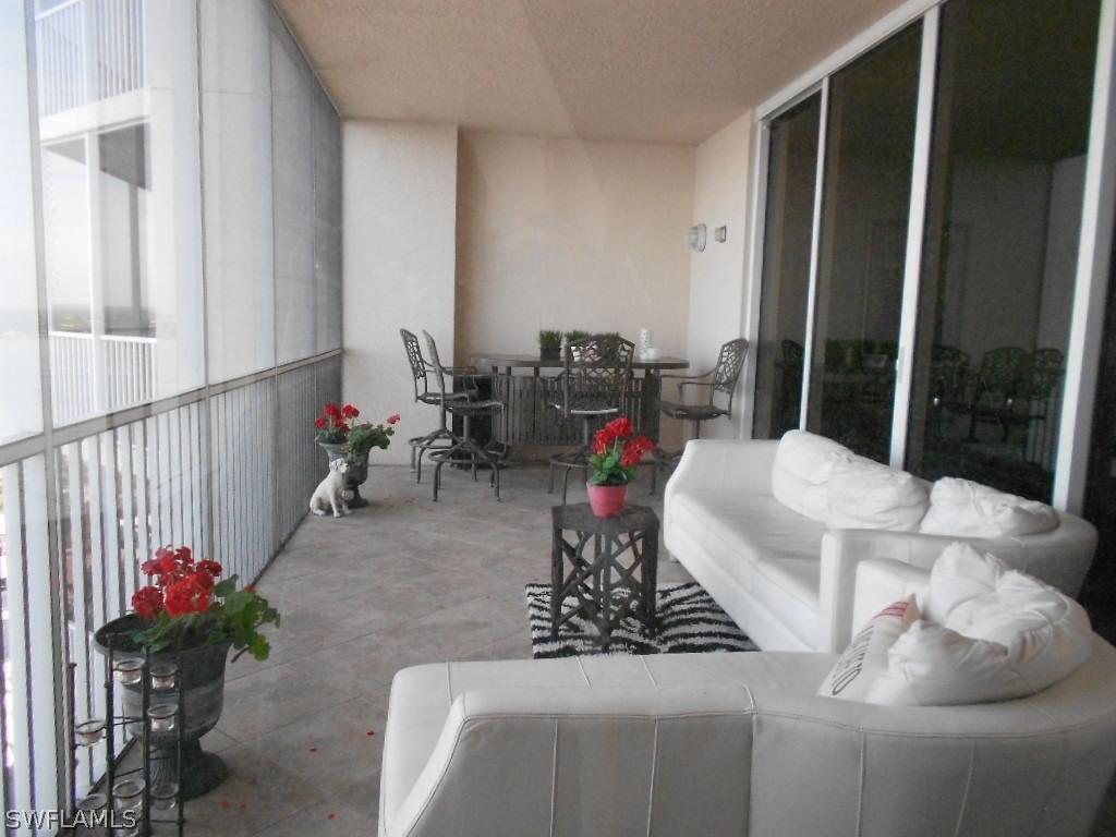 2104 W 1st St. #2202, Fort Myers, FL 33901