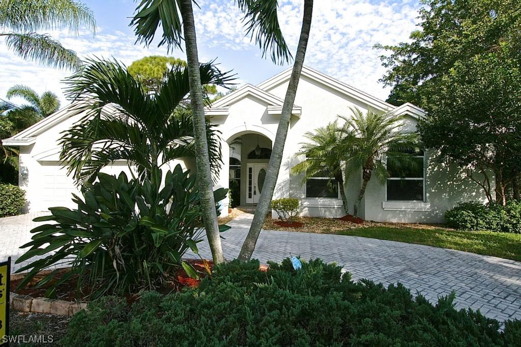 997 Aqua Ln., Fort Myers, FL 33919