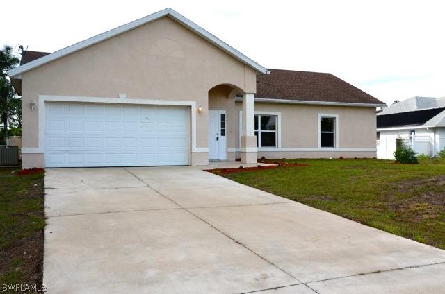 605 Richmond Ave., Lehigh Acres, FL 33972