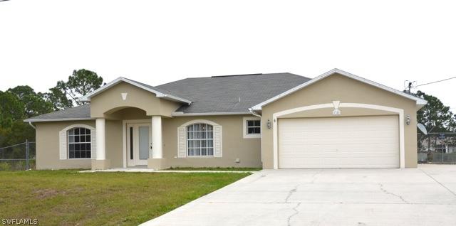 1102 Rush Ave., Lehigh Acres, FL 33972