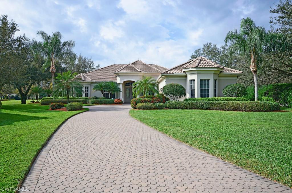 1154 Camelot Cir., Naples, FL 34119