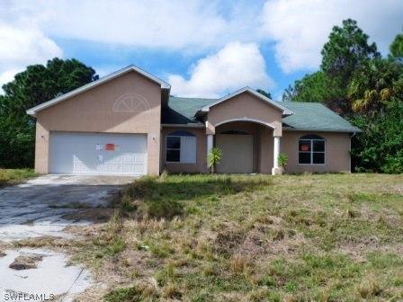 2807 Connie Ave., Lehigh Acres, FL 33971