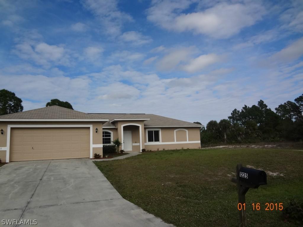 1225 Hillburn St., Lehigh Acres, FL 33974