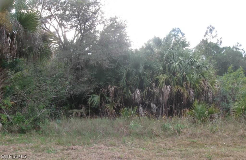 619 Palmetto Ave., Lehigh Acres, FL 33972