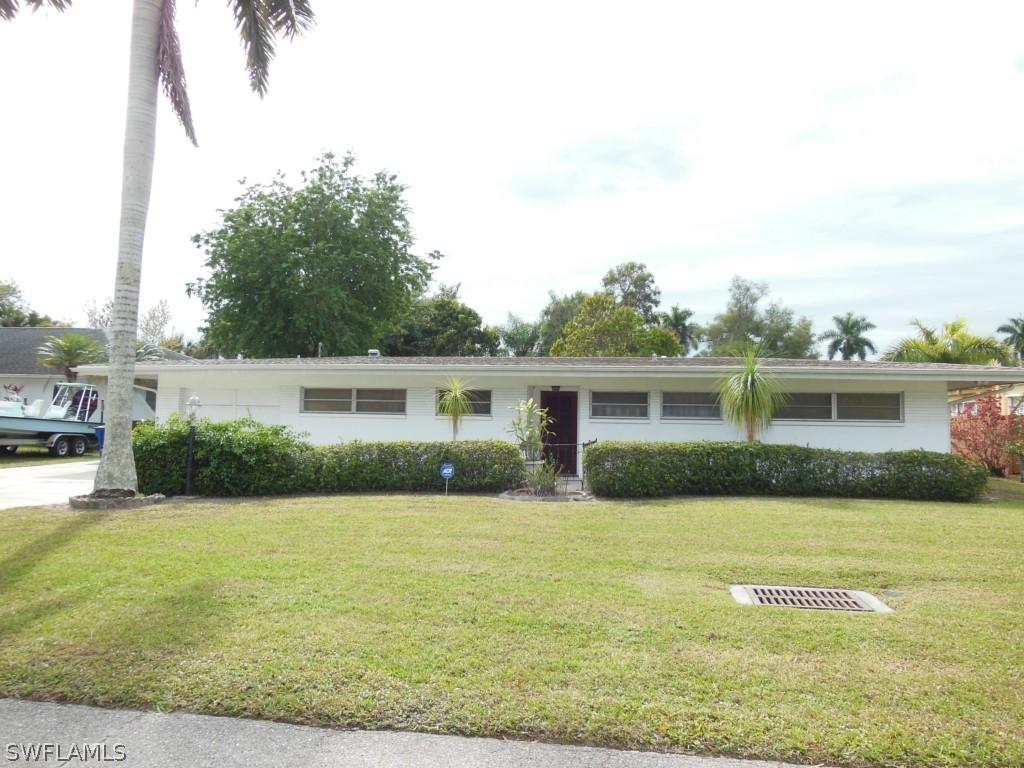 876 Dean Way, Fort Myers, FL 33919