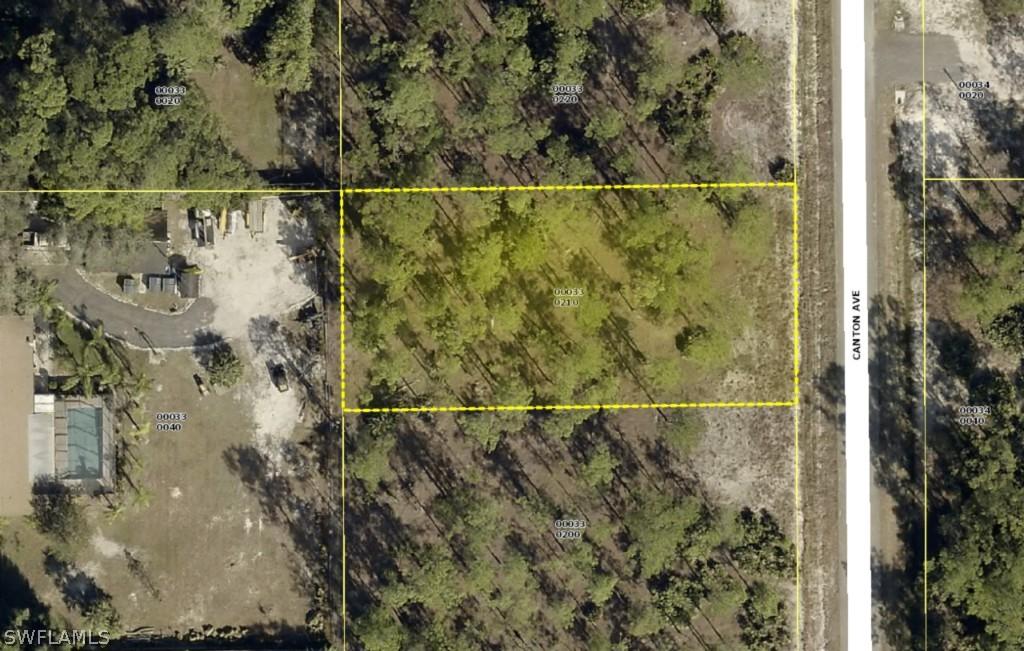 215 Canton Ave., Lehigh Acres, FL 33936