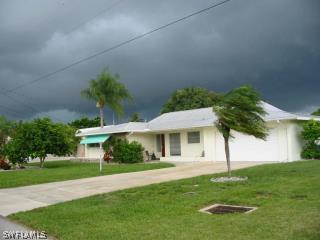 1616 SE 40th Ter., Cape Coral, FL 33904