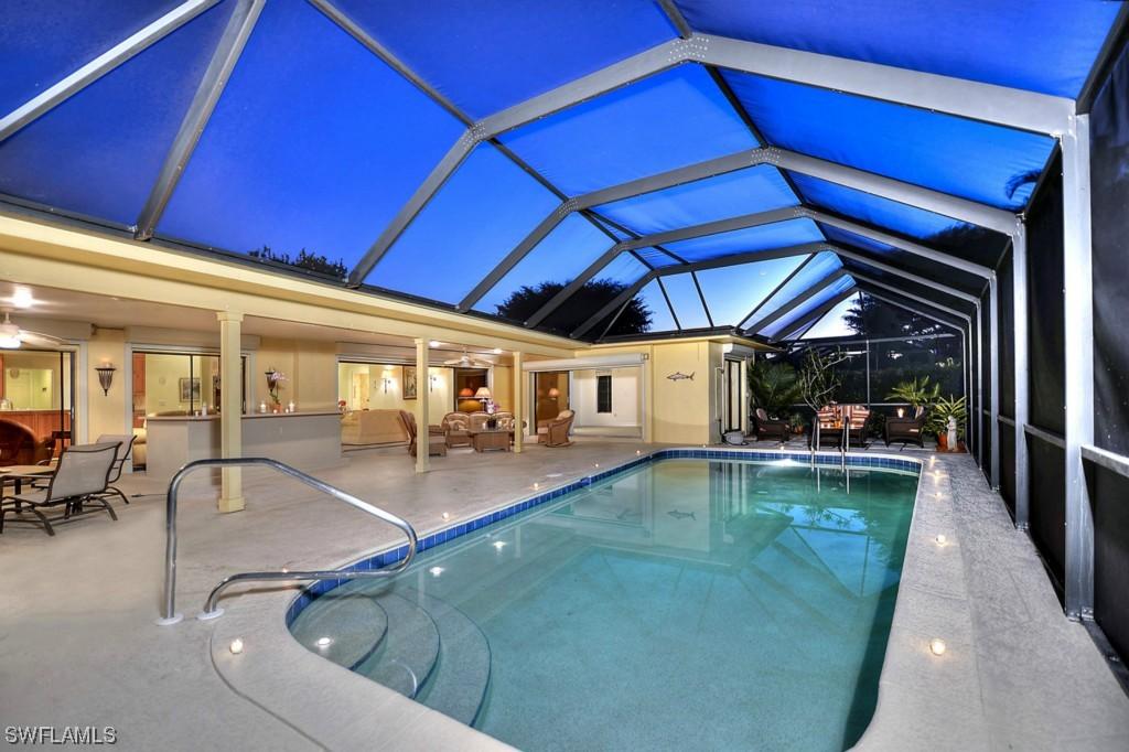 585 Pine Grove Ln., Naples, FL 34103