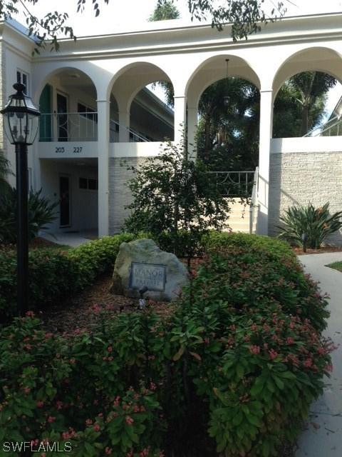 231 3rd Ave., Naples, FL 34102