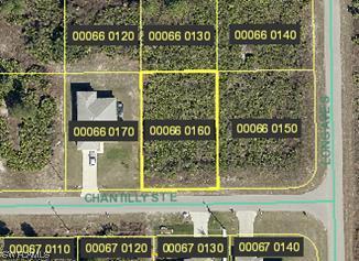 873 Chantilly St., Lehigh Acres, FL 33974