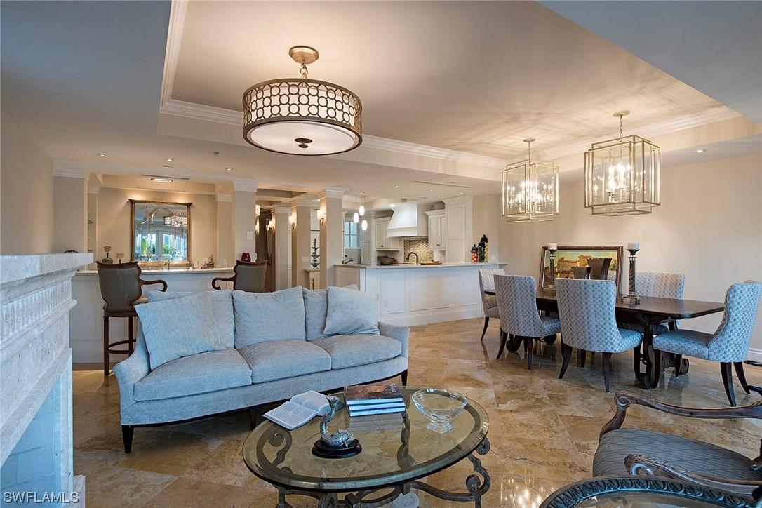 261 Harbour Dr., Naples, FL 34103