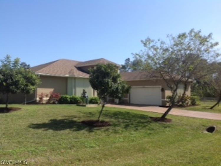 1032 Apple Ave., Lehigh Acres, FL 33971