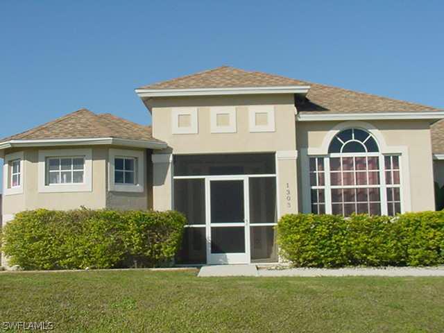 1303 Poinsettia Ave., Lehigh Acres, FL 33972