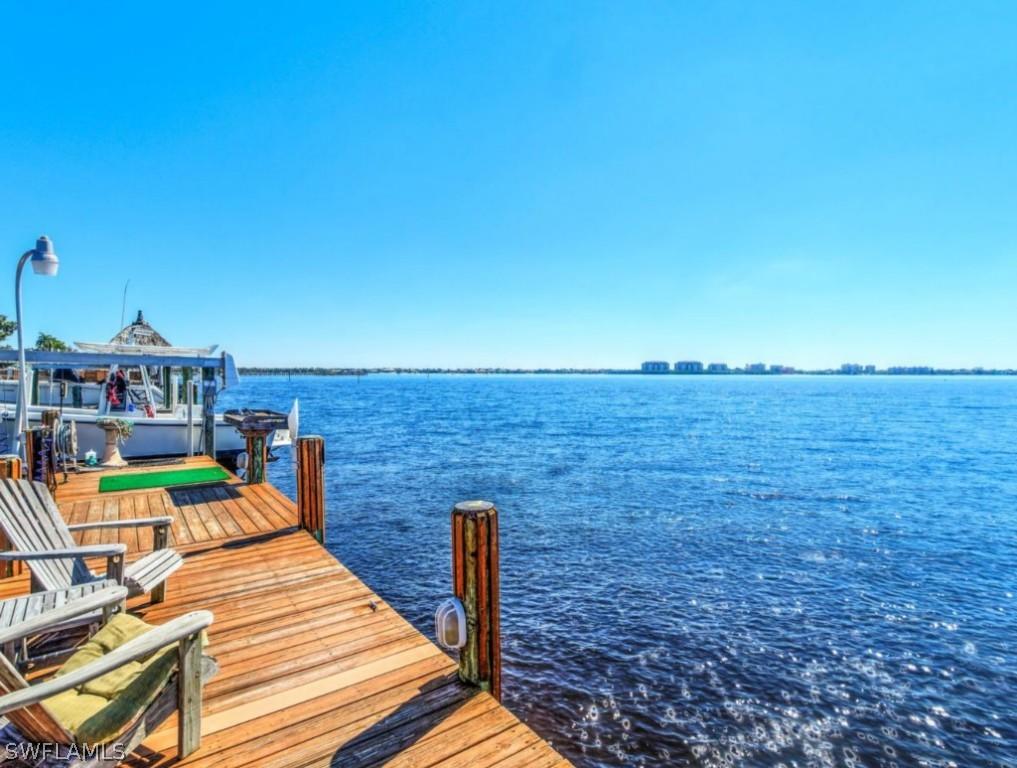 1040 Dolphin Dr., Cape Coral, FL 33904