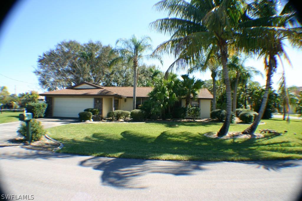 1106 SE 37th Ter., Cape Coral, FL 33904