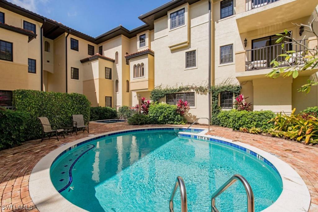 250 5th Ave South #C-202, Naples, FL 34102