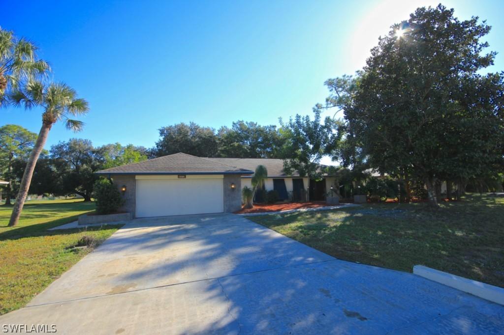 112 Greenwood Ave., Lehigh Acres, FL 33936