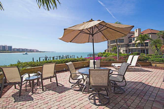 307 La Peninsula Blvd., Naples, FL