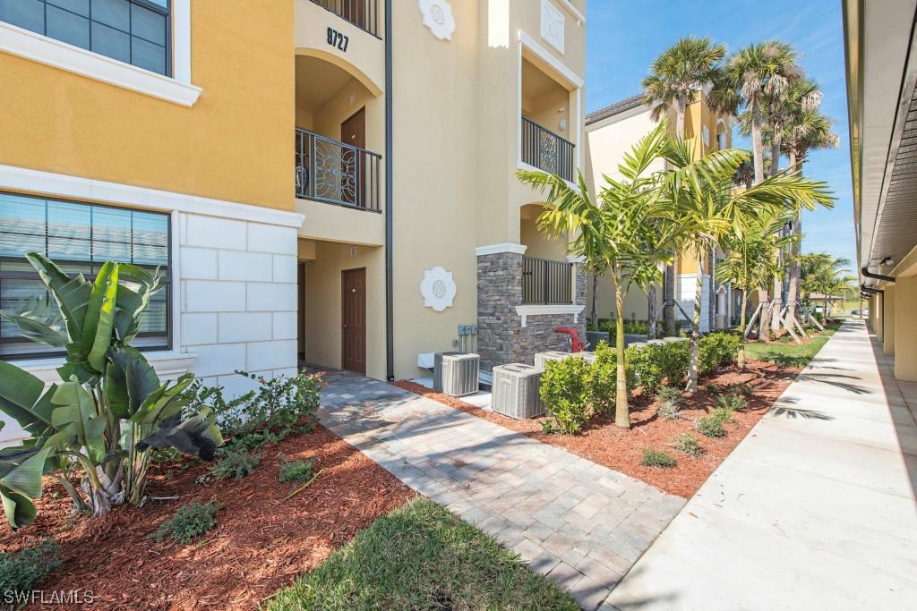 9727 Acqua Ct. #433, Naples, FL 34113