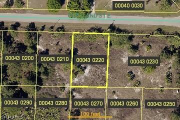 858 Portland St., Lehigh Acres, FL 33974