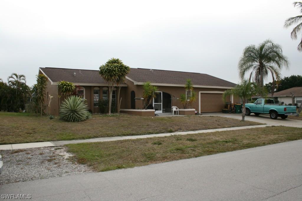 321 Hazelcrest St., Marco Island, FL 34145
