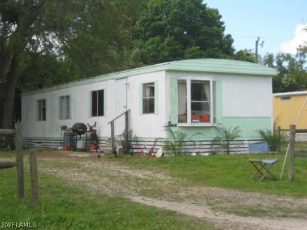 233 Sacramento St., Fort Myers, FL 33903