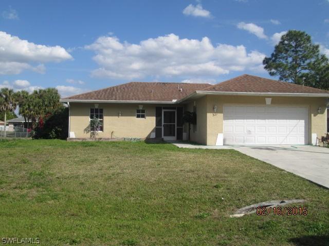 521 Oakfield Ave., Lehigh Acres, FL 33974