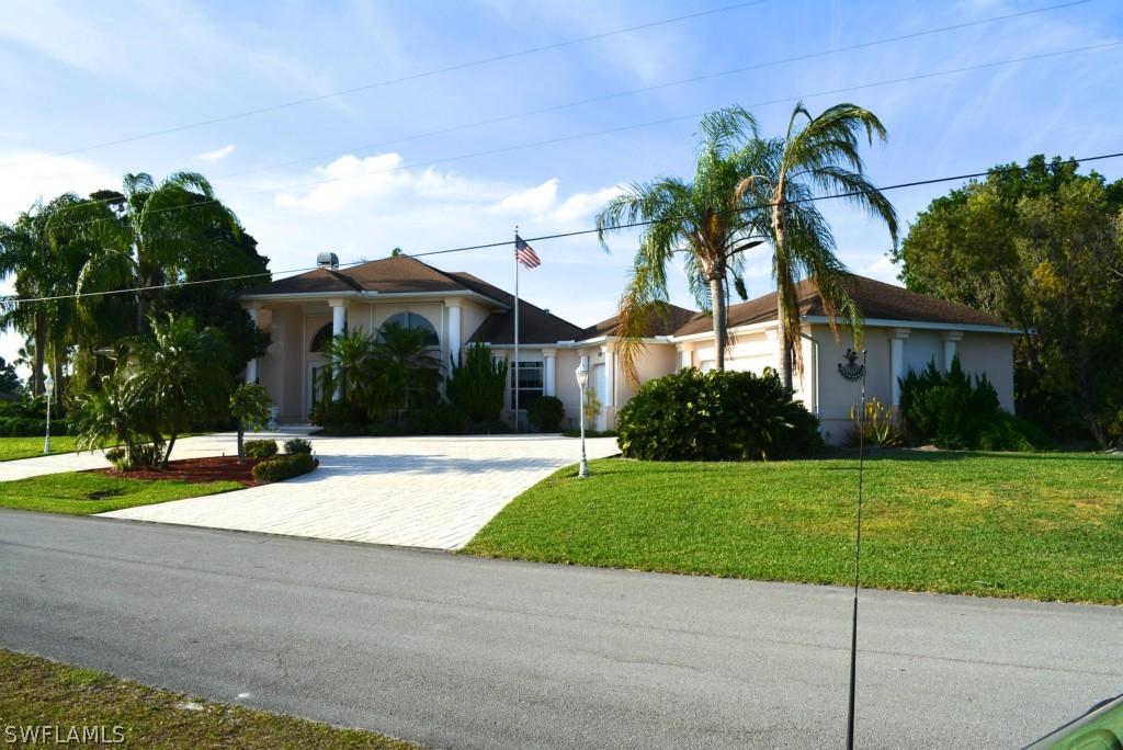 759 Mirror Lakes Dr., Lehigh Acres, FL 33974