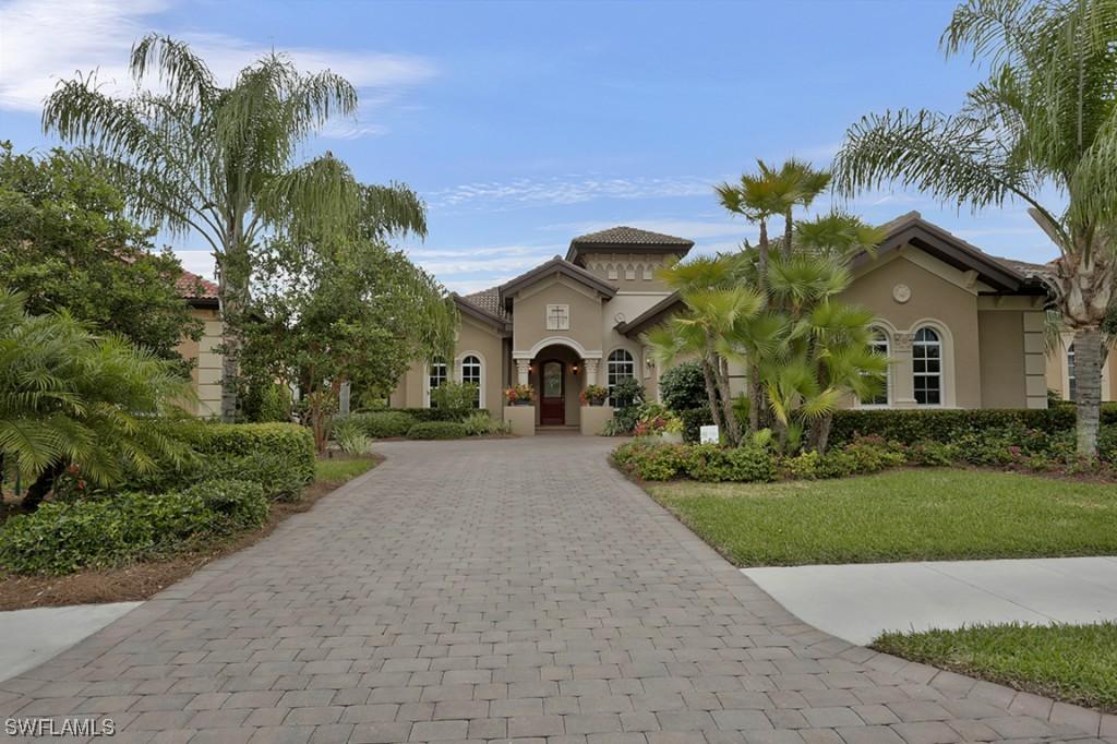 7648 Sussex Ct., Naples, FL 34113