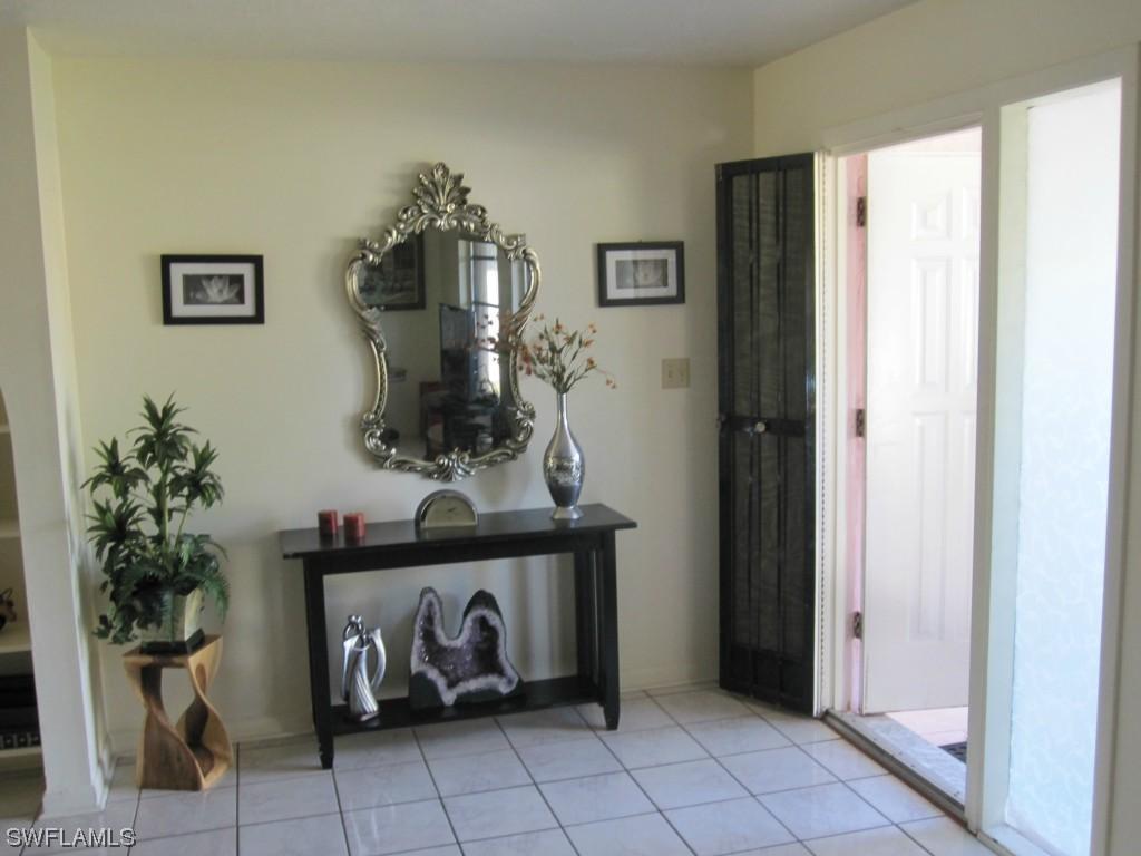 658 107th Ave., Naples, FL 34108