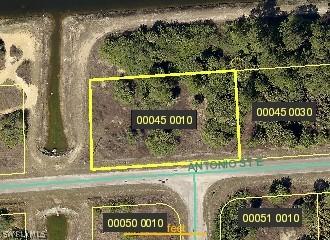 1227 Antonio St., Lehigh Acres, FL 33974