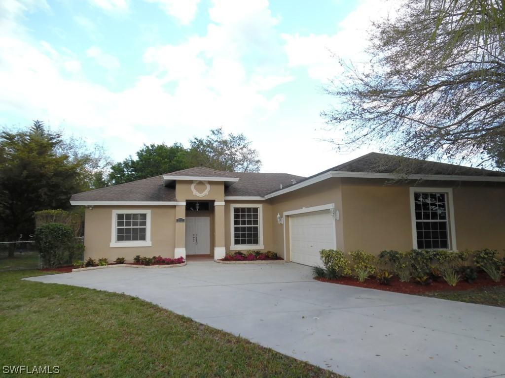 3160 Pineapple Ct., Naples, FL 34120