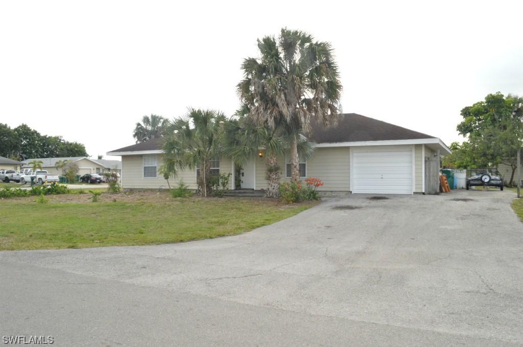 3083 44th Ter., Naples, FL 34116