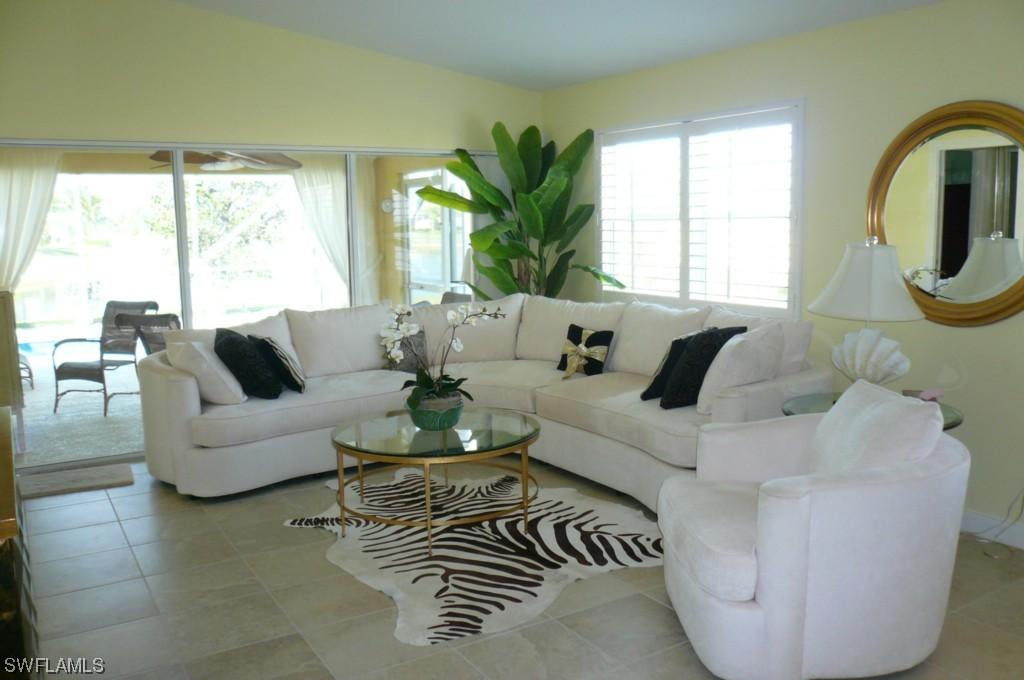 8229 Xenia Ln., Naples, FL 34114