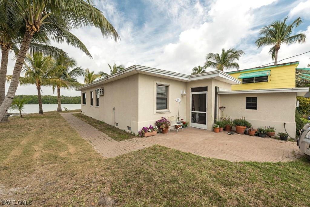 232 N Harbor Pl., Goodland, FL 34140
