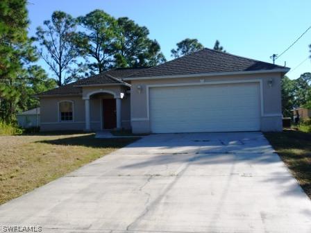 1020 Alfreda Ave., Lehigh Acres, FL 33971