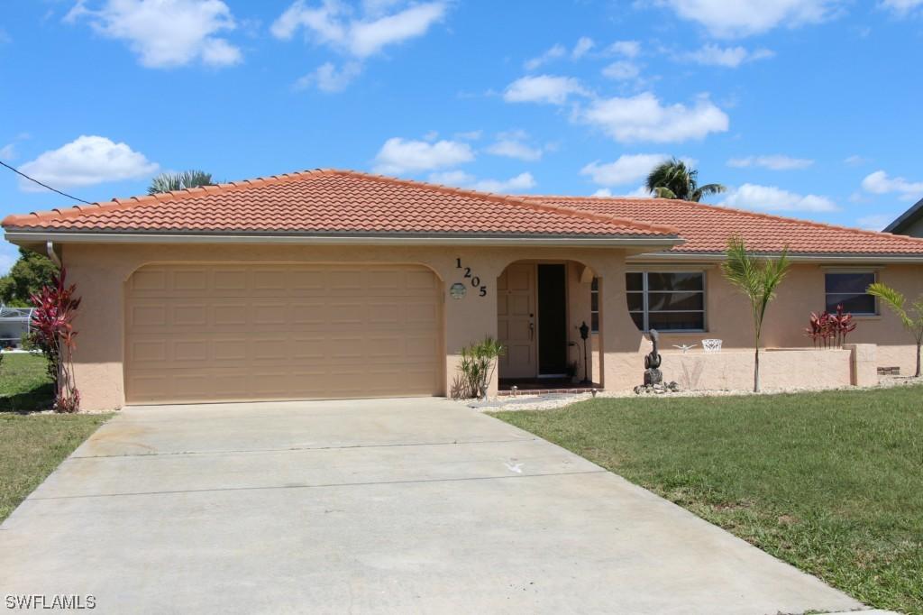 1205 SE 28th Ter., Cape Coral, FL 33904