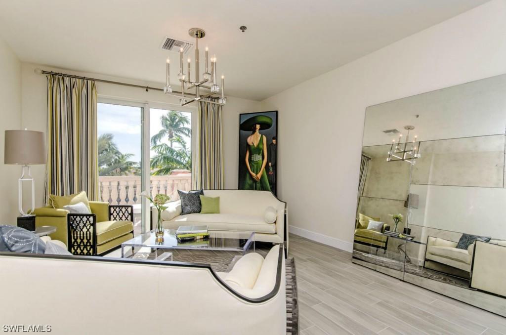 365 5th Ave. #302, Naples, FL 34102