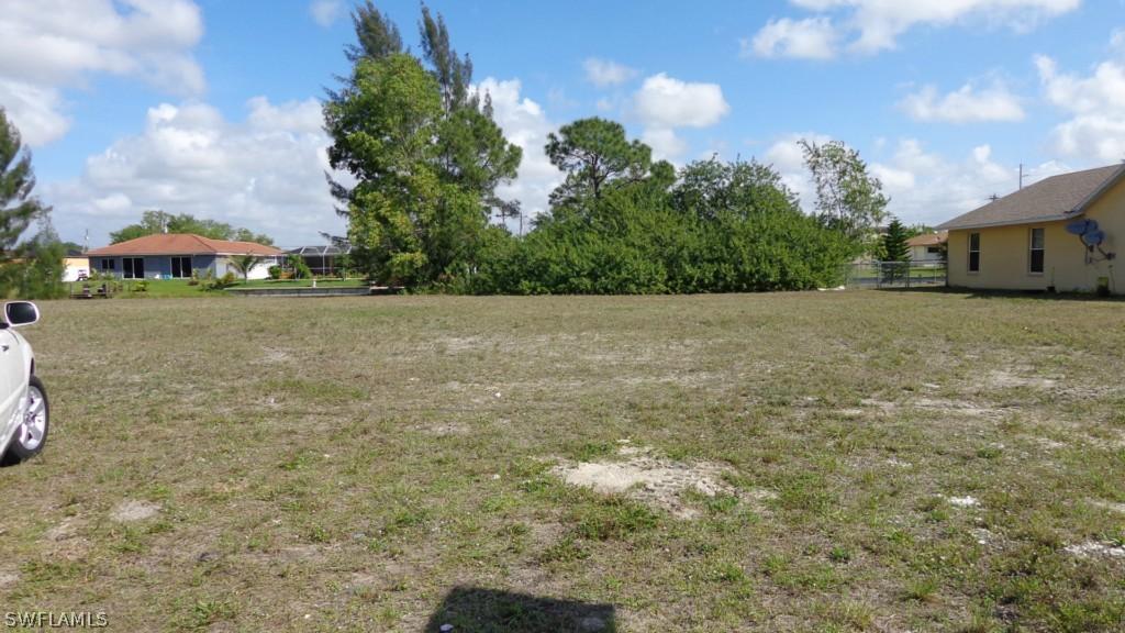 117 SW 28th Ter., Cape Coral, FL 33914