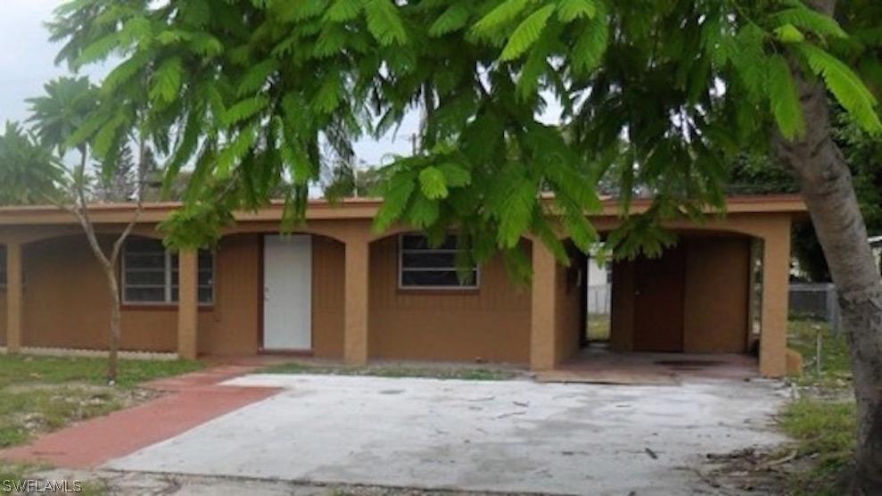1533 Gardenia Ave., Fort Myers, FL 33916