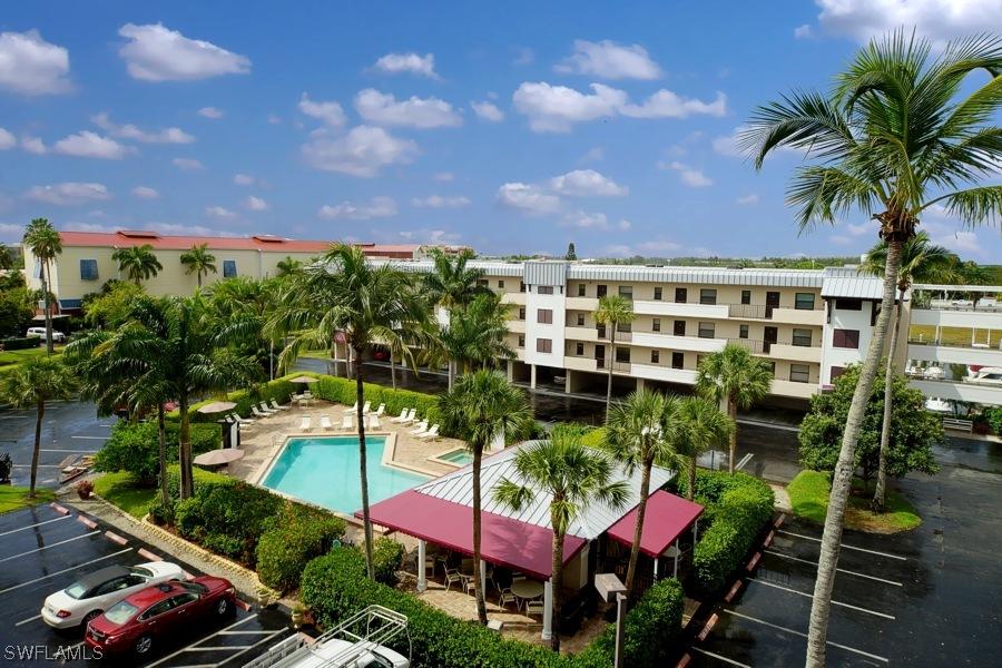 803 River Point Dr. #B 301, Naples, FL