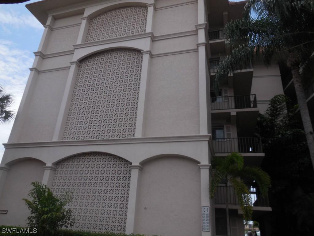 222 Harbour Dr. #207, Naples, FL 34103