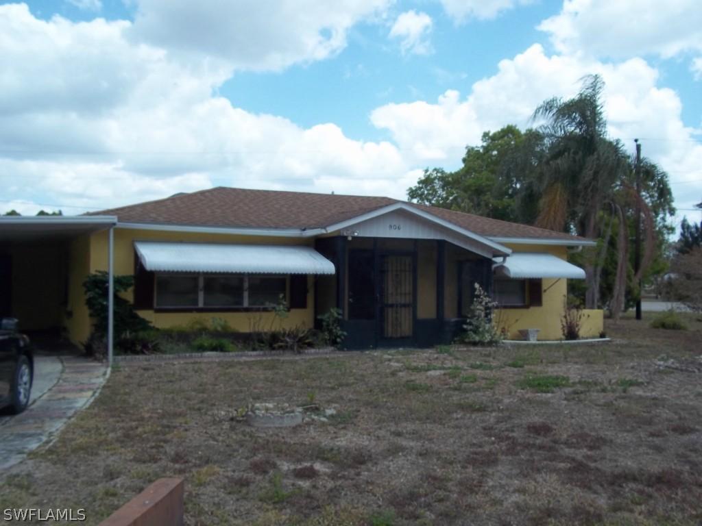 906 Gerald Ave., Lehigh Acres, FL 33936