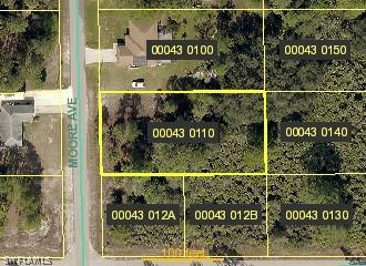 702 Moore Ave., Lehigh Acres, FL 33972