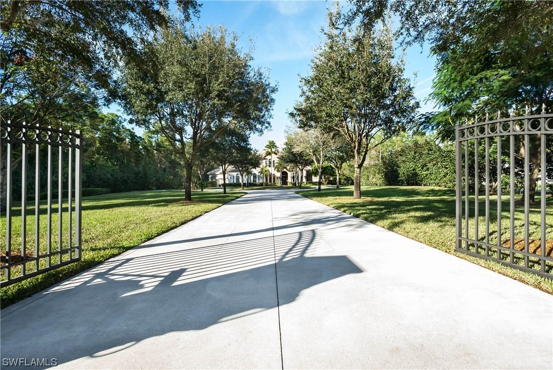 4691 7th Ave., Naples, FL 34119